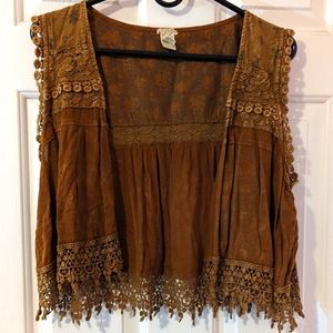 Gimmicks by BKE Cropped Vest